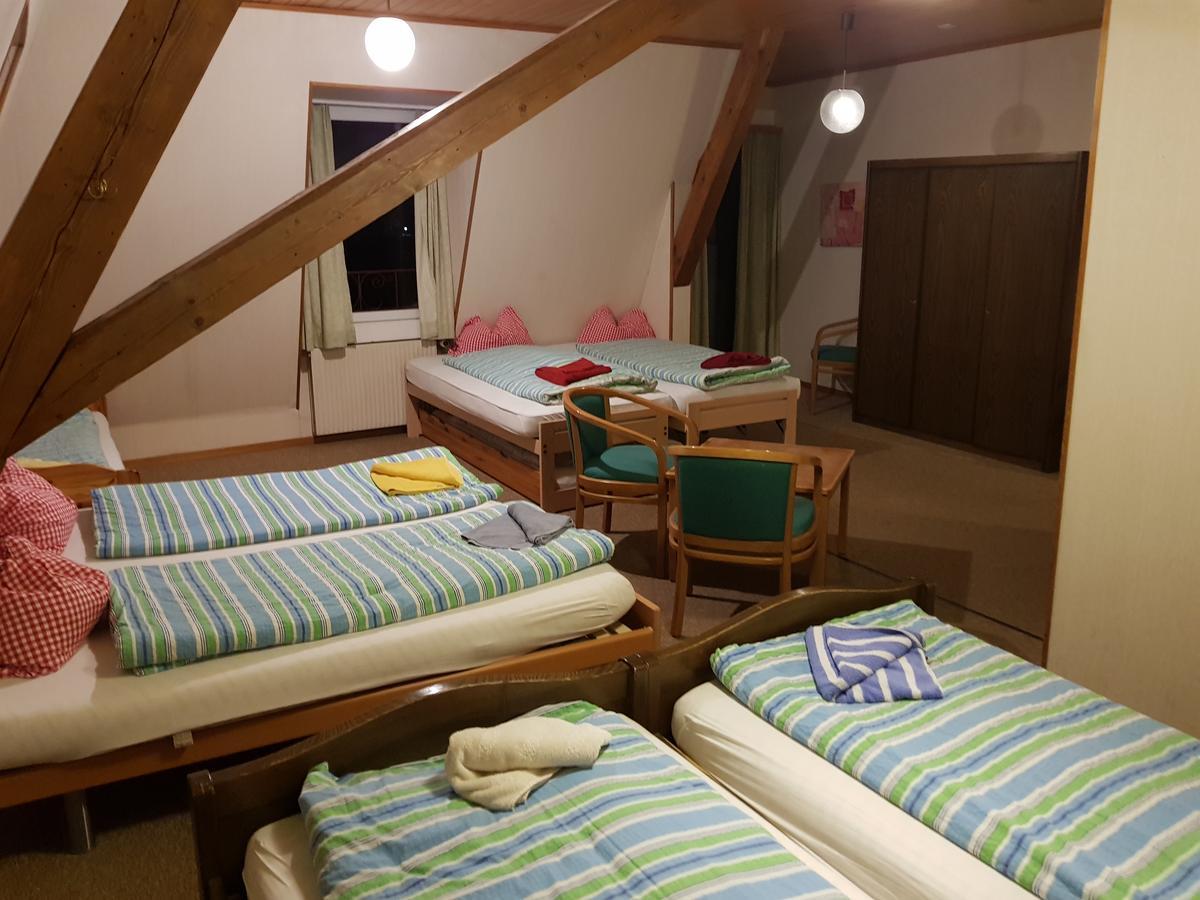 Hostel Gemmi-Lodge Kandersteg Esterno foto